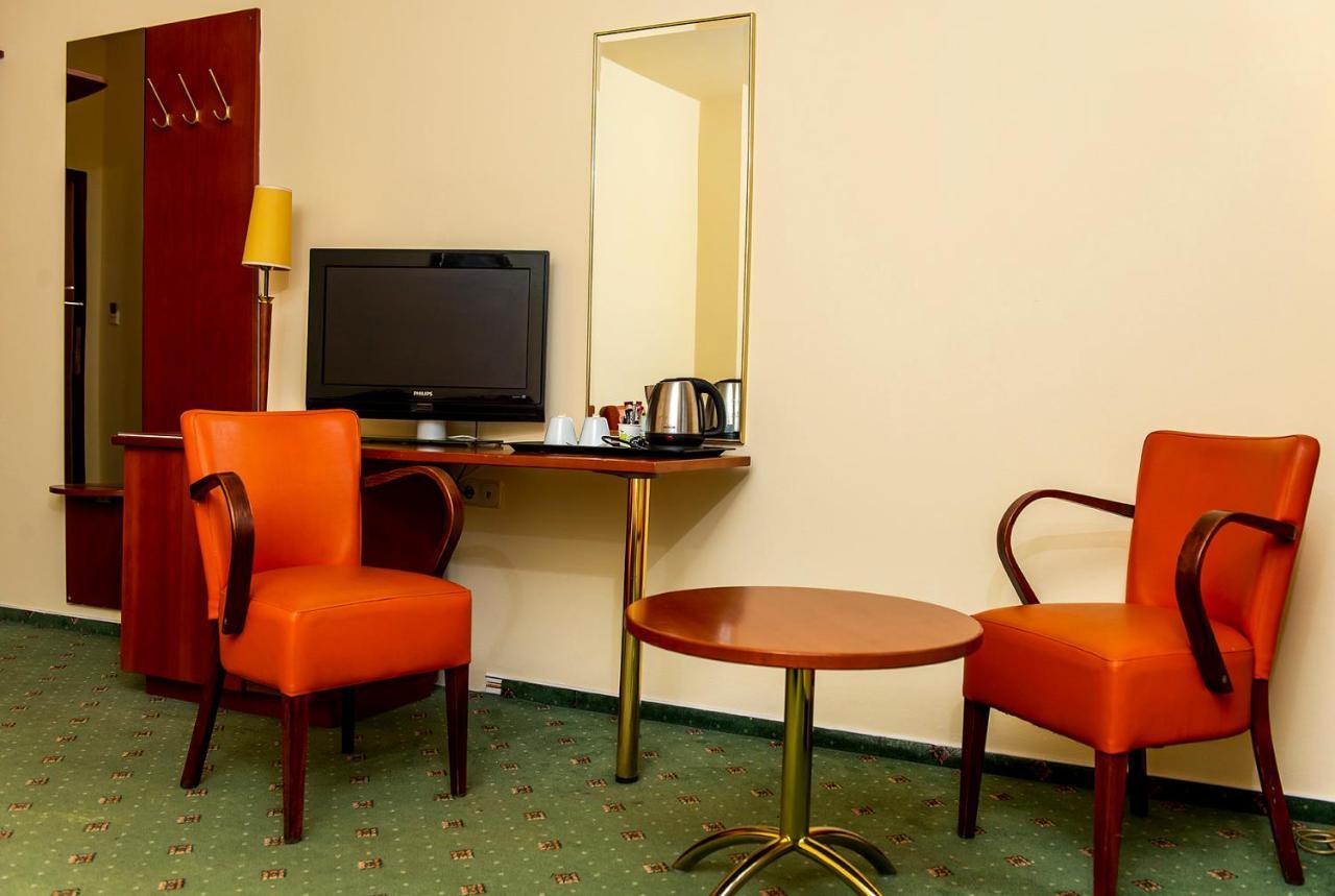 Gastland M0 Hotel & Conference Center Szigetszentmiklós Eksteriør bilde