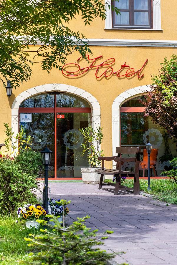 Gastland M0 Hotel & Conference Center Szigetszentmiklós Eksteriør bilde