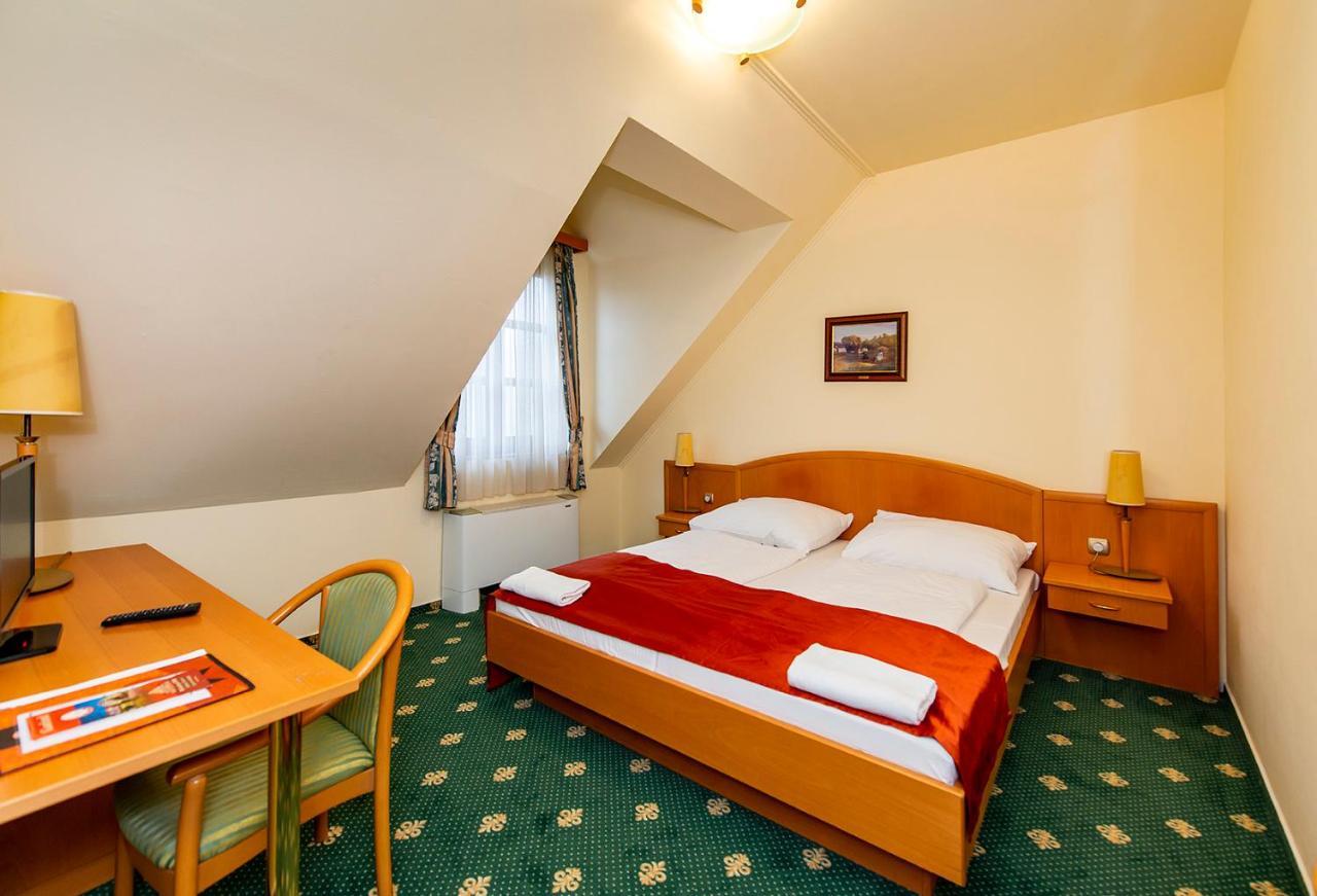 Gastland M0 Hotel & Conference Center Szigetszentmiklós Eksteriør bilde