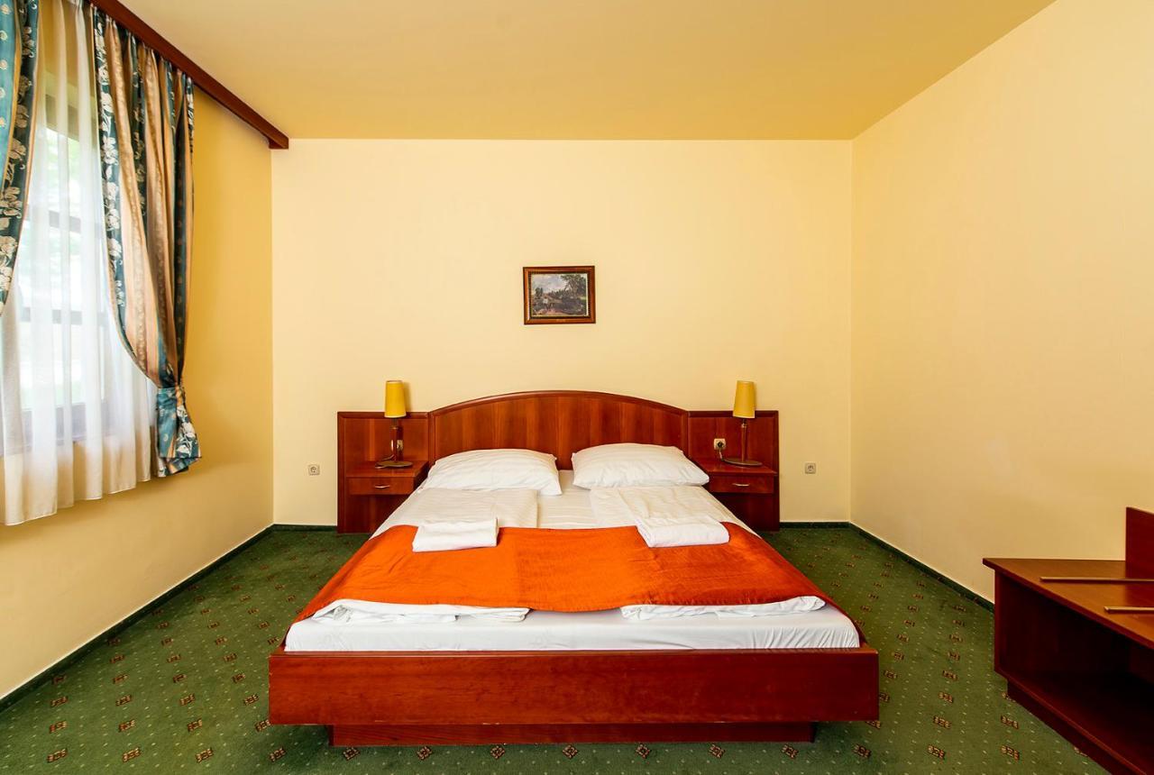 Gastland M0 Hotel & Conference Center Szigetszentmiklós Eksteriør bilde