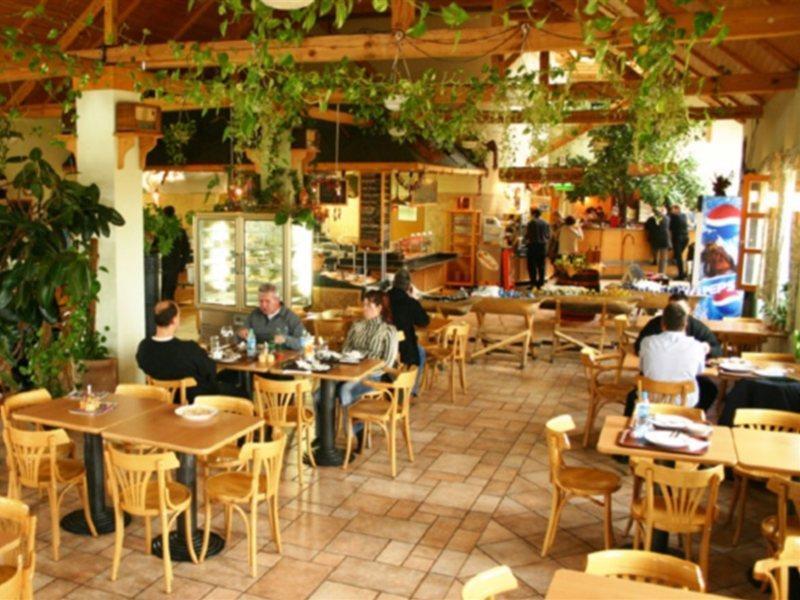 Gastland M0 Hotel & Conference Center Szigetszentmiklós Eksteriør bilde