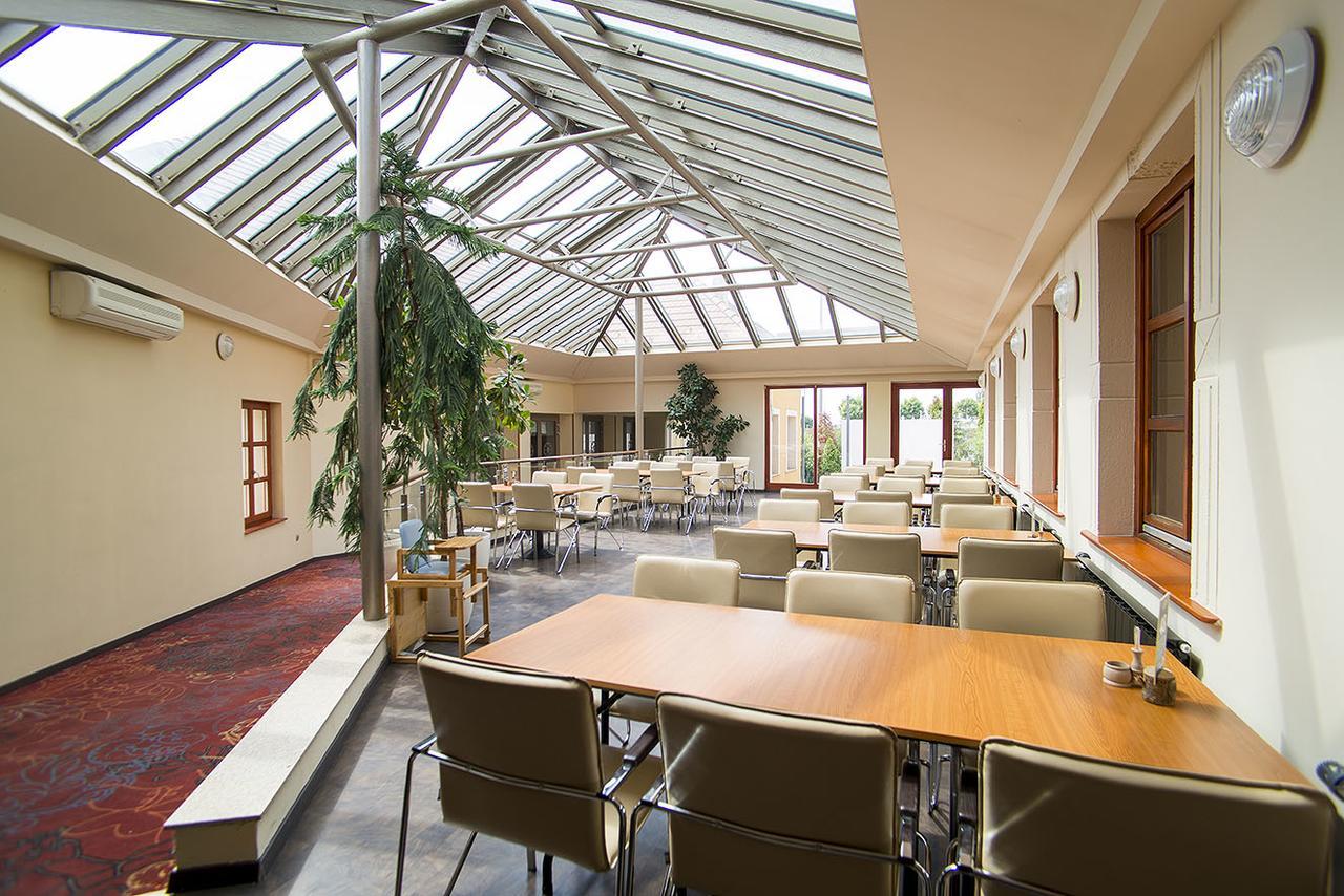 Gastland M0 Hotel & Conference Center Szigetszentmiklós Eksteriør bilde